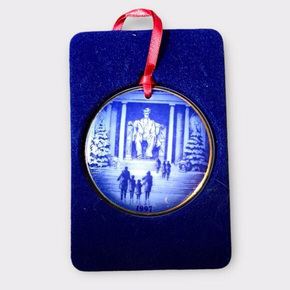 Lincoln Memorial Christmas Porcelain Ornament From Bing & Grondahl Blue & White - Picture 3 of 6